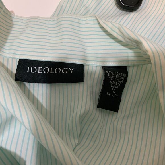 ideology top 3 D flowers blue button 12 - Picture 9 of 9